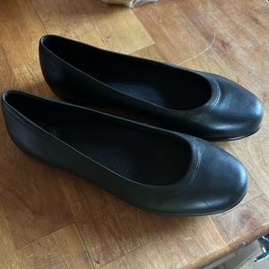 Crocs black leather work flats- 11.5